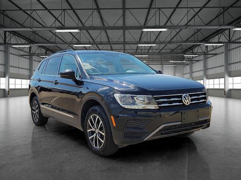 Used 2020 Volkswagen Tiguan SE image 6