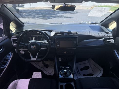 Used 2019 Nissan Leaf SV w/ SV All Weather Package FWD image 9