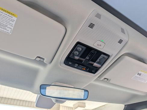 Used 2025 Volkswagen ID. Buzz 1st Edition RWD image 34