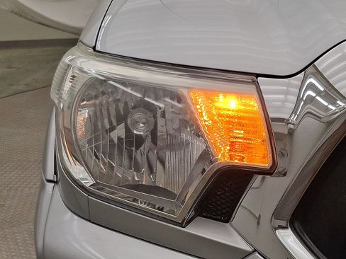 Used 2012 Toyota Tacoma 4x4 Double Cab w/ TRD Off-Road Pkg image 30