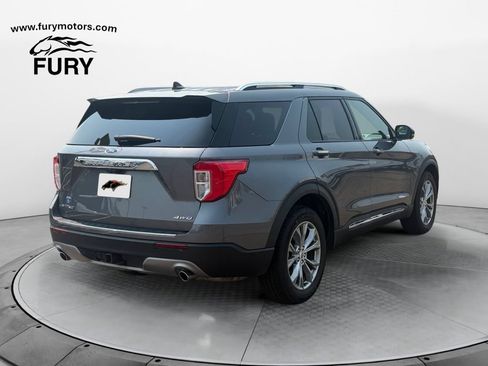 Used 2022 Ford Explorer Limited w/ Equipment Group 301A AWD/4WD image 3