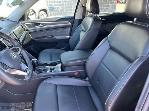 Used 2023 Volkswagen Atlas SE AWD/4WD image 13