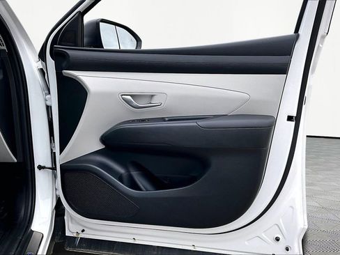 Used 2025 Hyundai Tucson SE FWD image 24