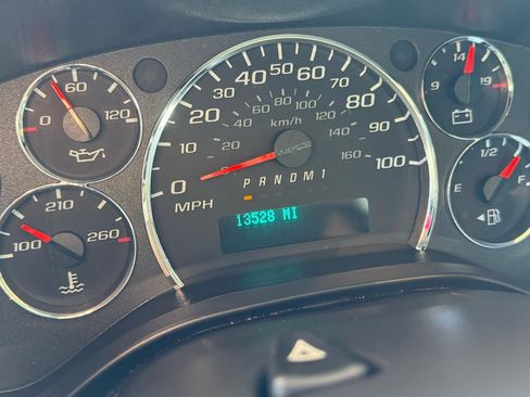 Used 2022 Chevrolet Express 2500 Extended w/ Driver Convenience Package image 10