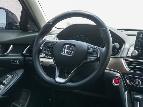 Used 2018 Honda Accord Touring image 12