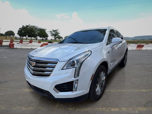 Used 2017 Cadillac XT5 Luxury FWD image 5