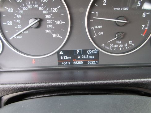 Used 2016 BMW 320i Sedan image 4