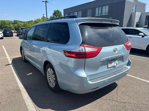 Used 2015 Toyota Sienna XLE Premium FWD image 14