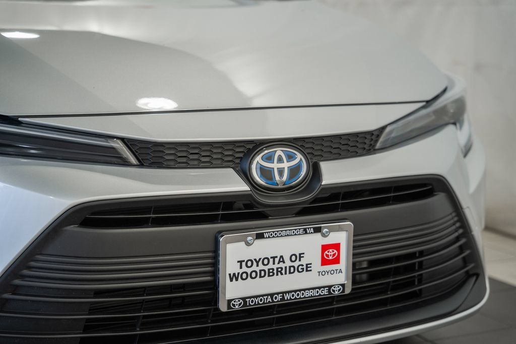 Used 2025 Toyota Corolla LE w/ LE Premium Package FWD image 8