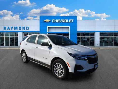 Used 2023 Chevrolet Equinox LS FWD image 1