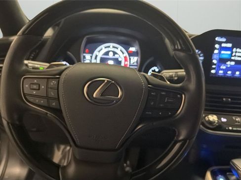 Used 2021 Lexus LS 500 w/ Interior Upgrade Package RWD image 22
