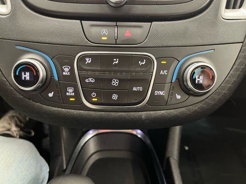 Used 2025 Chevrolet Malibu LT image 28