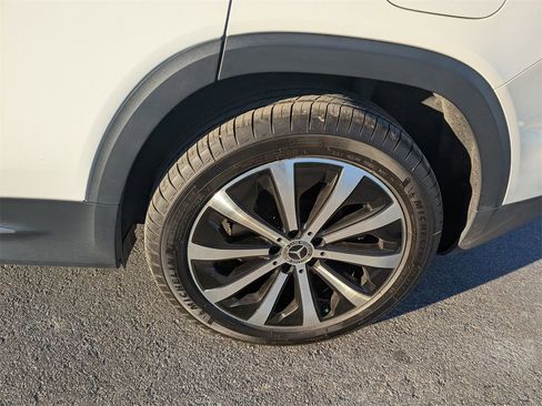 Used 2022 Mercedes-Benz GLB 250 4MATIC image 5