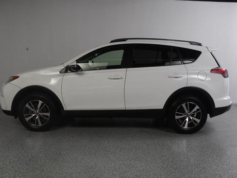 Used 2017 Toyota RAV4 XLE FWD image 4