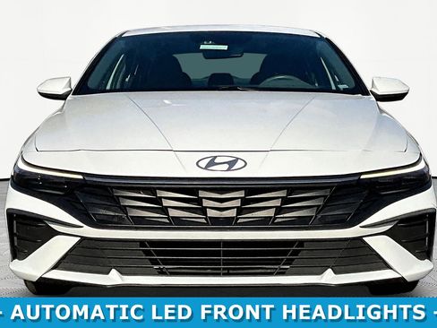 Used 2024 Hyundai Elantra SEL FWD image 2