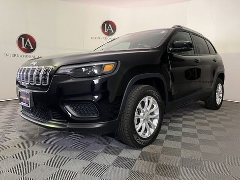 Used 2021 Jeep Cherokee Latitude image 2