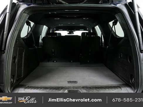 Used 2024 Chevrolet Suburban LT image 32