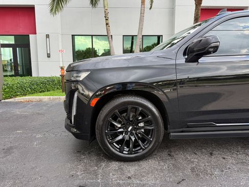 Used 2021 Cadillac Escalade Sport Platinum image 13