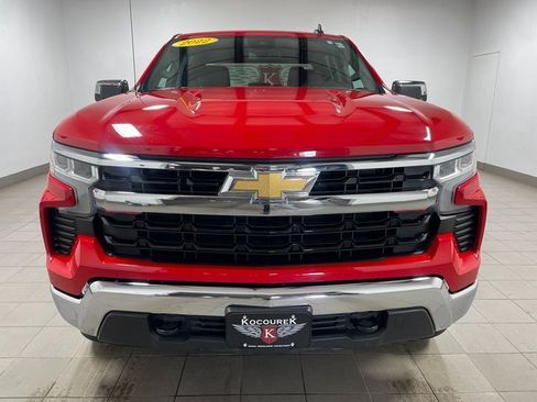 Used 2022 Chevrolet Silverado 1500 LT image 2