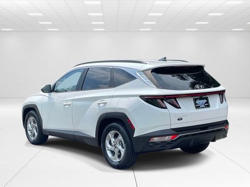 Certified 2022 Hyundai Tucson SEL w/ Cargo Package FWD image 4