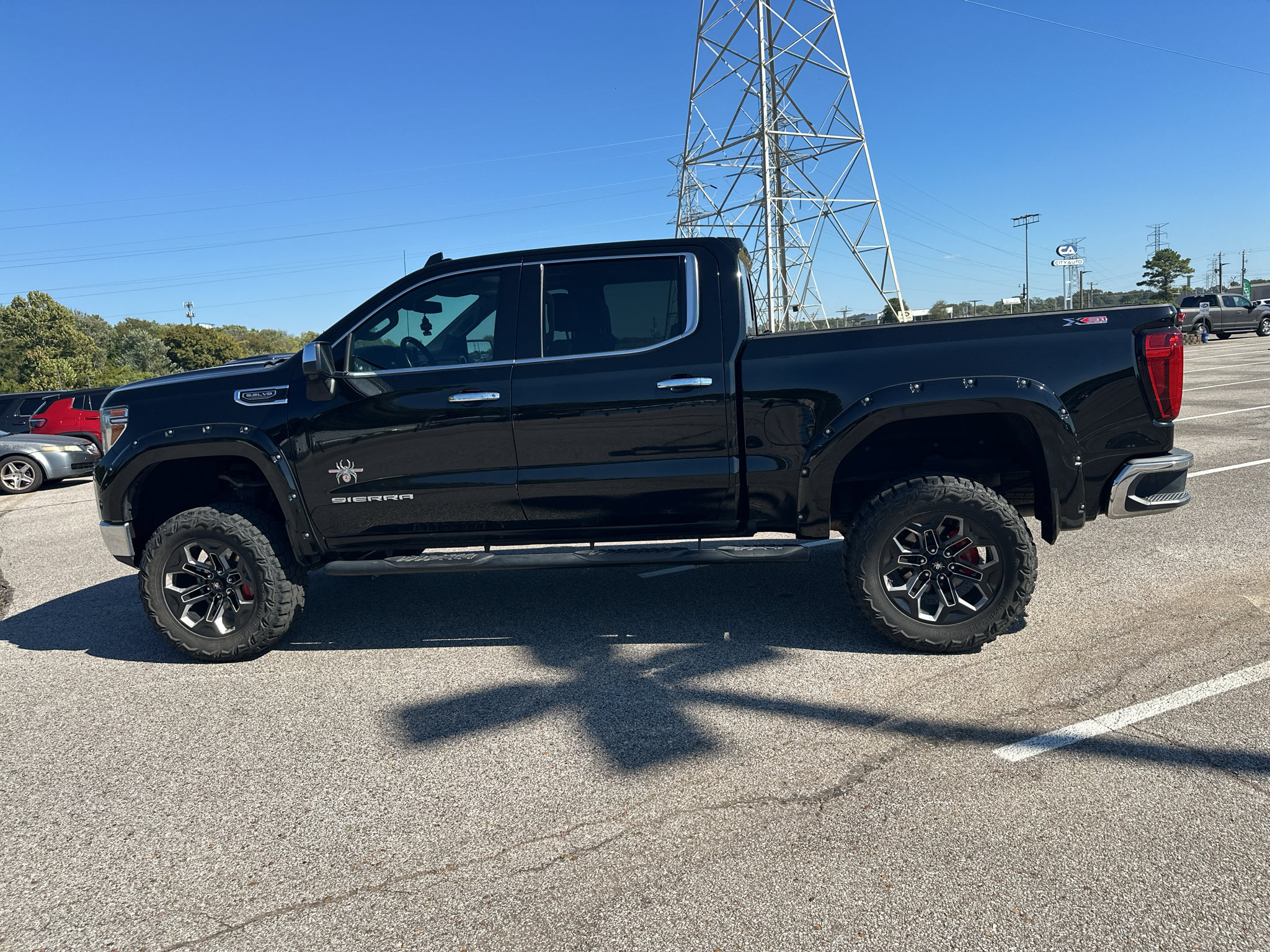 Used 2019 GMC Sierra 1500 SLT w/ SLT Premium Plus Package AWD/4WD image 17