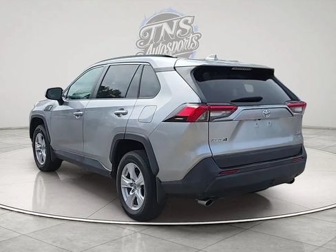 Used 2021 Toyota RAV4 XLE w/ Convenience Package FWD image 7