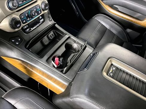 Used 2020 GMC Yukon Denali w/ Denali Premium Package AWD/4WD image 17