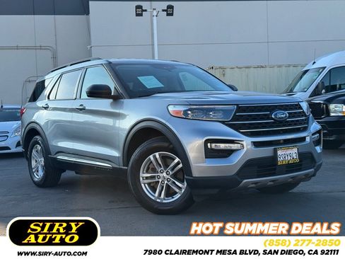 Used 2023 Ford Explorer XLT w/ Equipment Group 202A AWD/4WD image 1