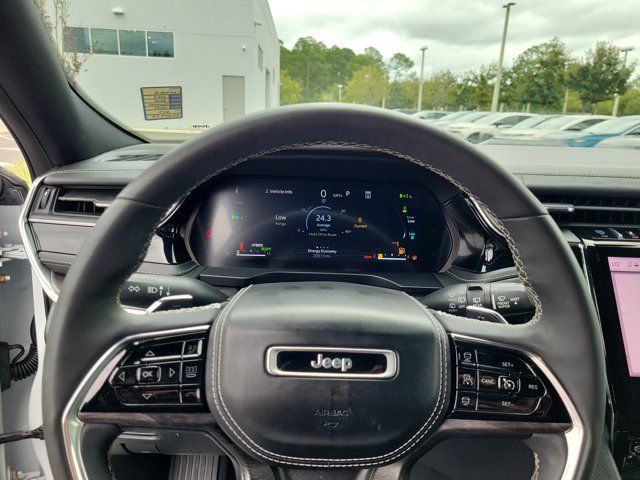 Used 2023 Jeep Grand Cherokee Overland AWD/4WD image 26