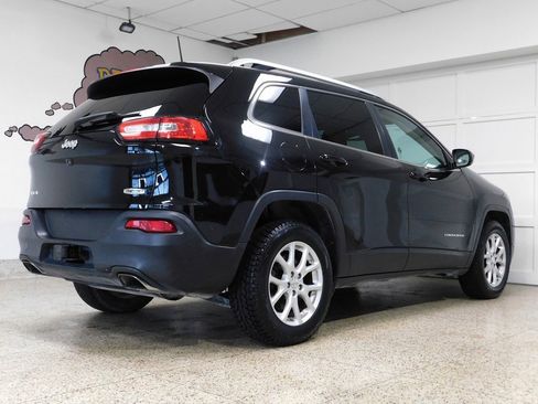 Used 2017 Jeep Cherokee Latitude w/ Comfort & Convenience Group image 7