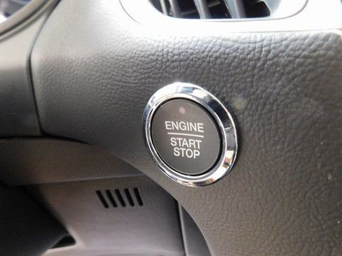 Used 2024 Ford Edge SE w/ Black Appearance Package image 22