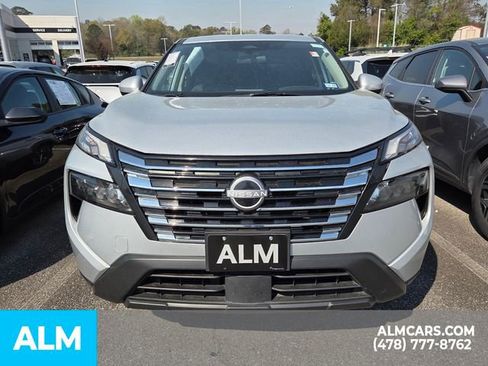 Used 2025 Nissan Rogue SV FWD image 16