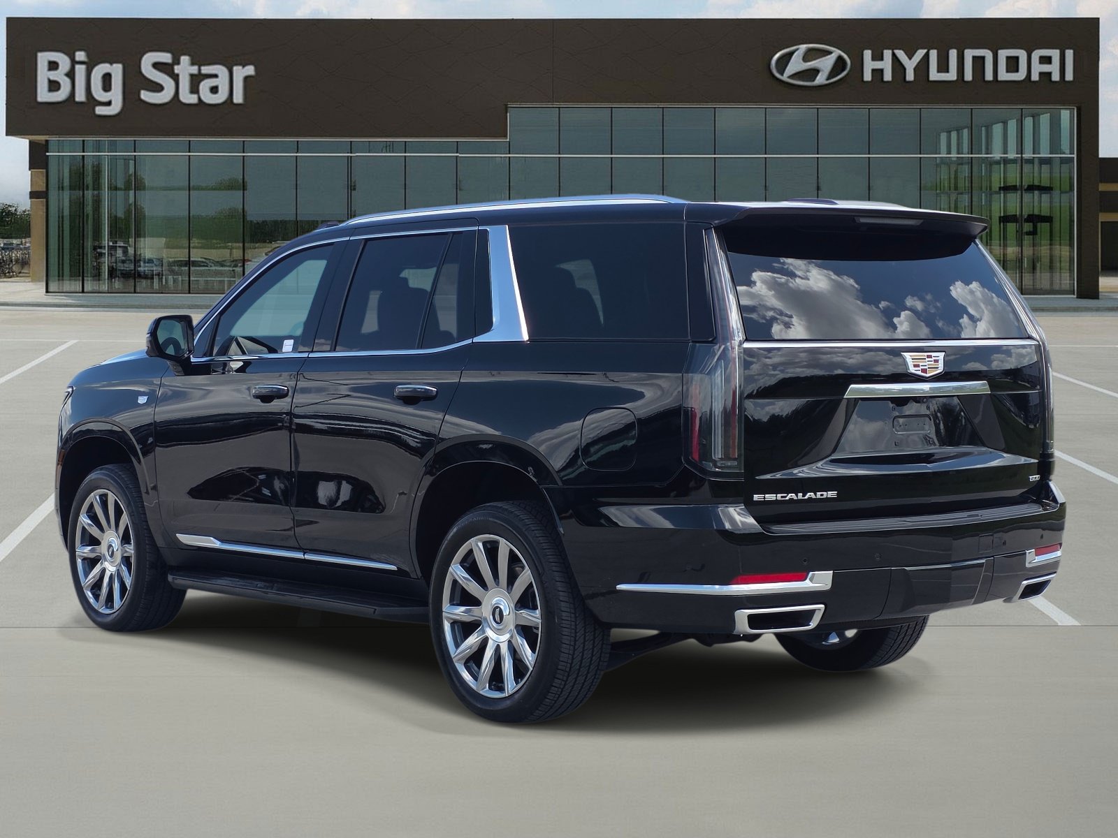 Used 2026 Cadillac Escalade 2WD w/ LPO, Floor Liner Package image 3