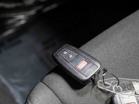 Certified 2021 Toyota C-HR XLE FWD image 29