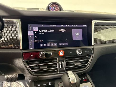 Certified 2025 Porsche Macan GTS image 28