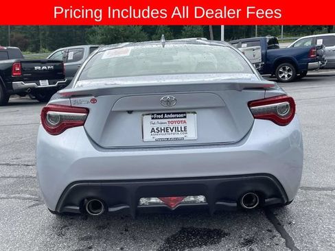 Used 2020 Toyota 86 RWD image 4