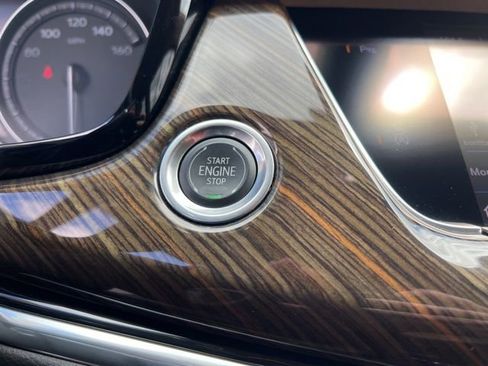 Used 2020 Cadillac XT6 Premium Luxury w/ Platinum Package AWD/4WD image 17