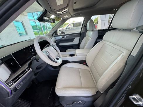 Used 2025 Hyundai Santa Fe Limited FWD image 13