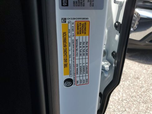 Used 2024 GMC Yukon SLT w/ SLT Luxury Package RWD image 31