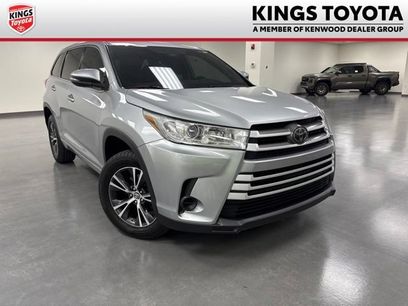 Used 2018 Toyota Highlander LE