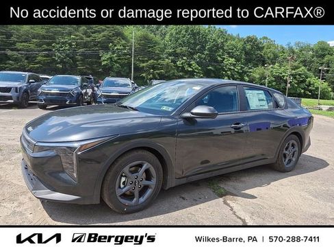 Certified 2025 Kia K4 FWD image 2