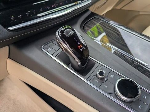 Used 2021 Cadillac Escalade Premium Luxury image 28