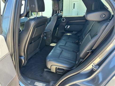 Used 2018 Land Rover Discovery HSE AWD/4WD image 10