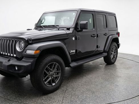 Used 2025 Jeep Wrangler Unlimited Sport AWD/4WD image 3
