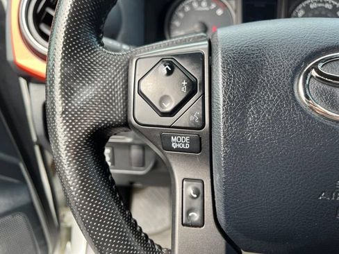 Used 2016 Toyota Tacoma TRD Off-Road w/ Towing Package AWD/4WD image 22