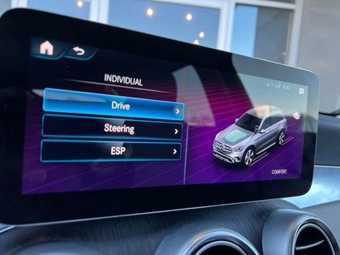 Used 2022 Mercedes-Benz GLC 300 4MATIC image 22