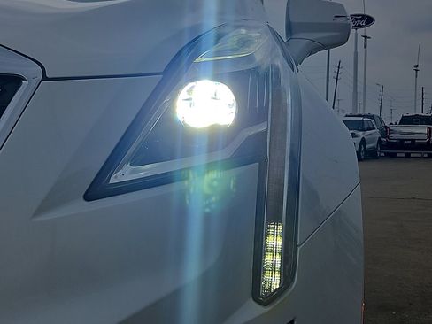 Used 2025 Cadillac XT5 Premium Luxury image 11