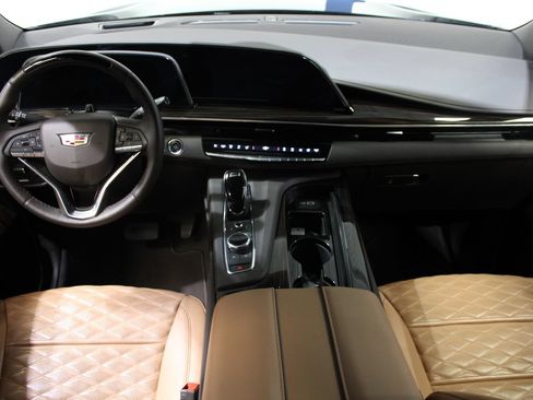 Used 2023 Cadillac Escalade ESV Premium Luxury w/ Performance Package AWD/4WD image 50