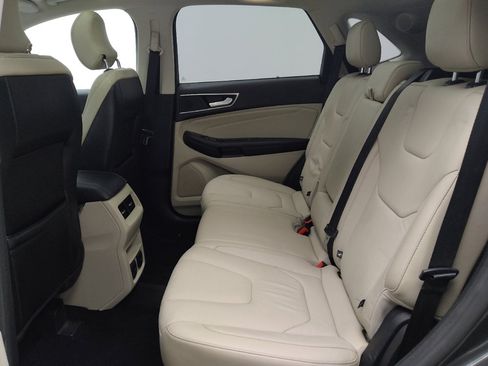 Used 2015 Ford Edge Titanium w/ Technology Package AWD/4WD image 18