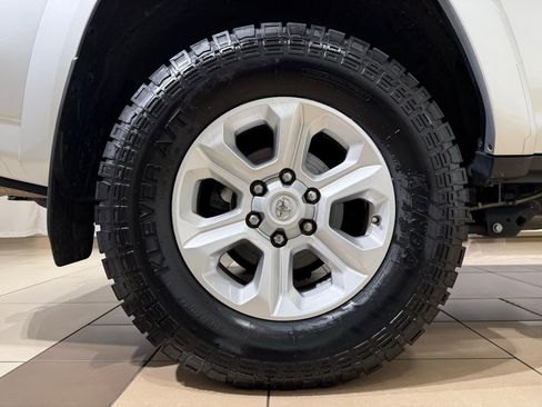 Certified 2022 Toyota 4Runner SR5 Premium w/ Moonroof Package AWD/4WD image 9